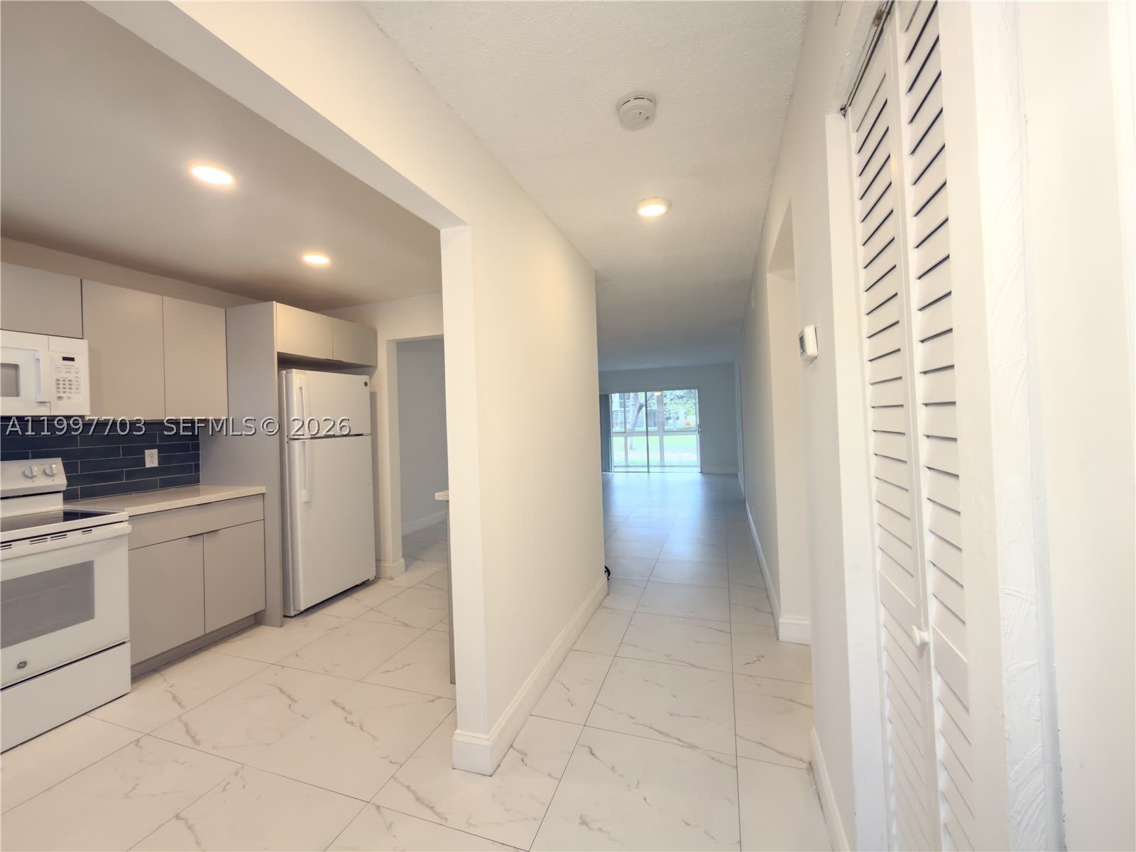605 S State Road 7 – photo 1