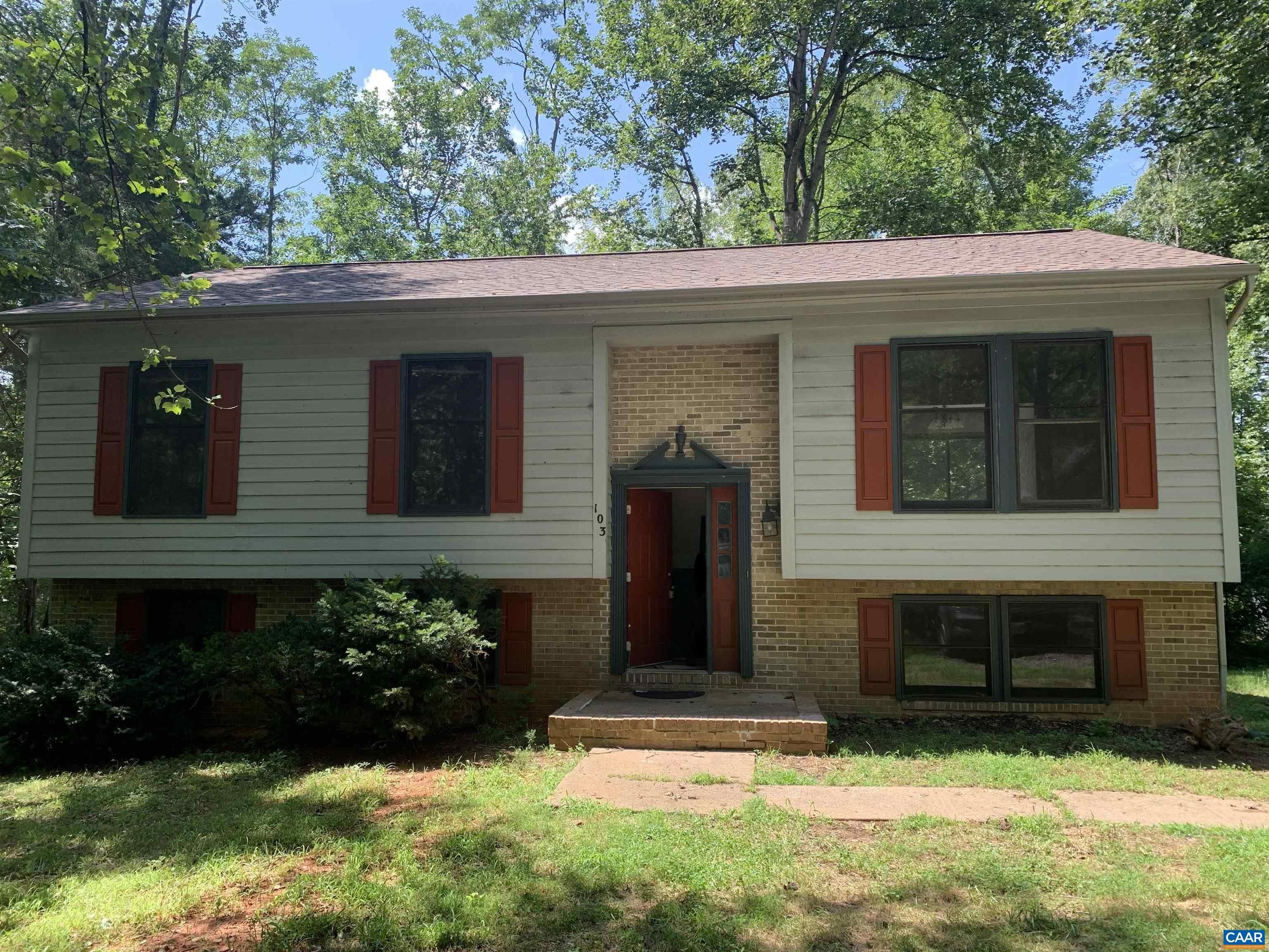 103 CLOVERHILL CT – photo 1 of 27