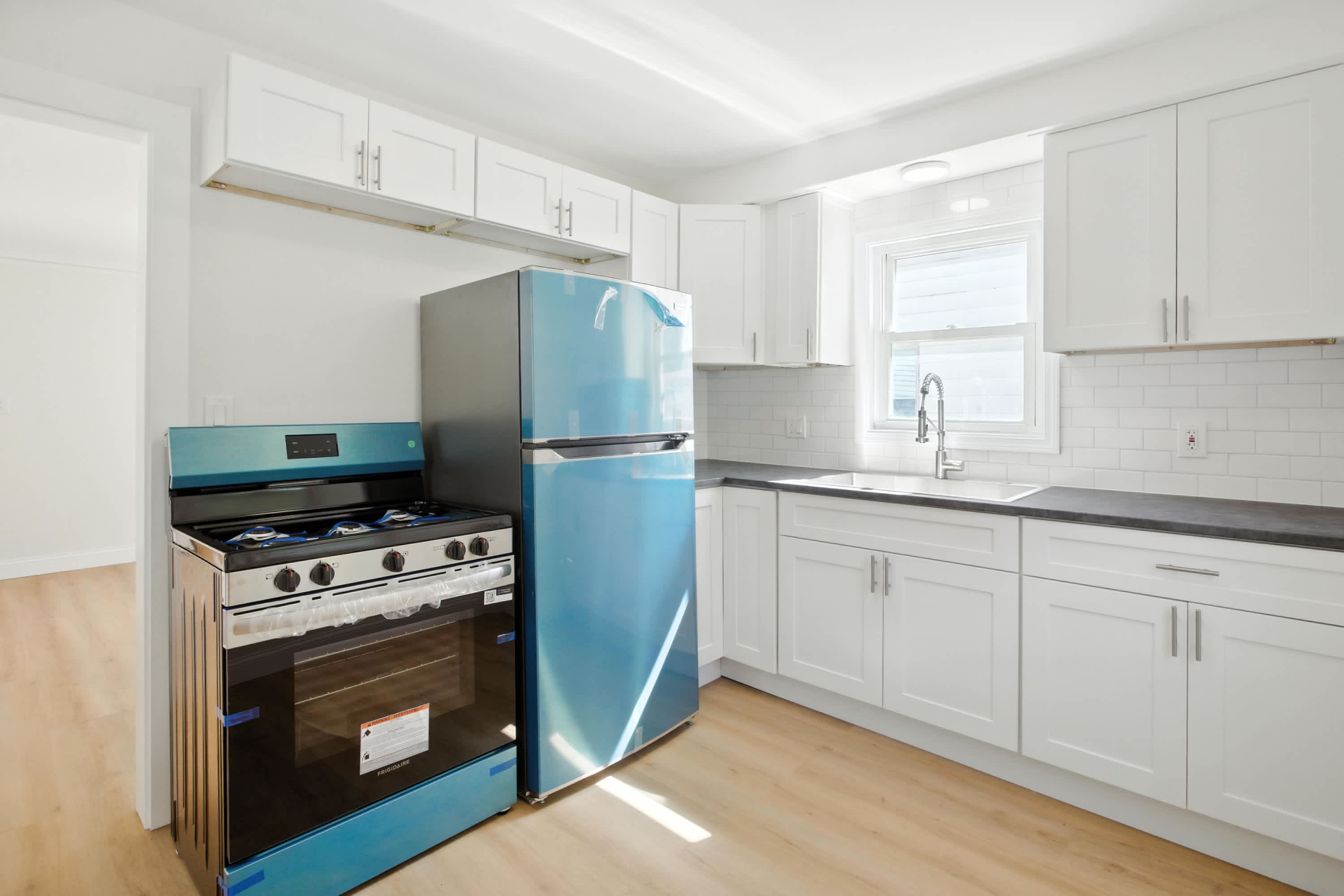 429 West Bernhard Avenue – photo 1 of 14