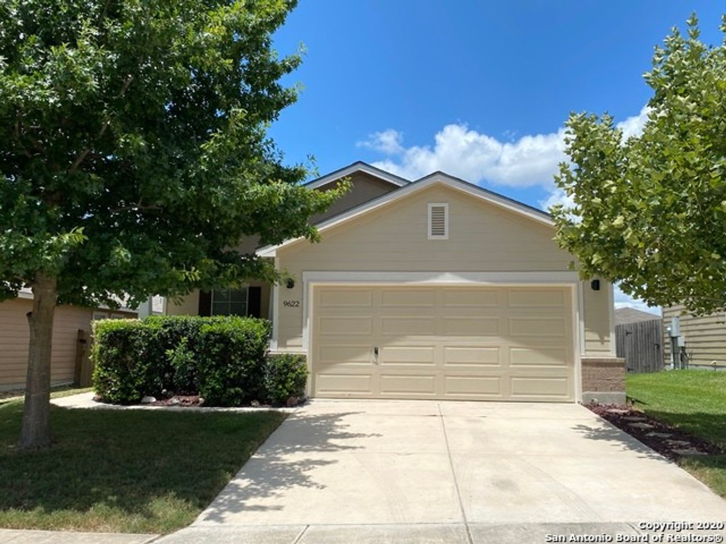 Wonderful home in Copperfield Neighborhood. Realtor Commission: $500 – photo 1