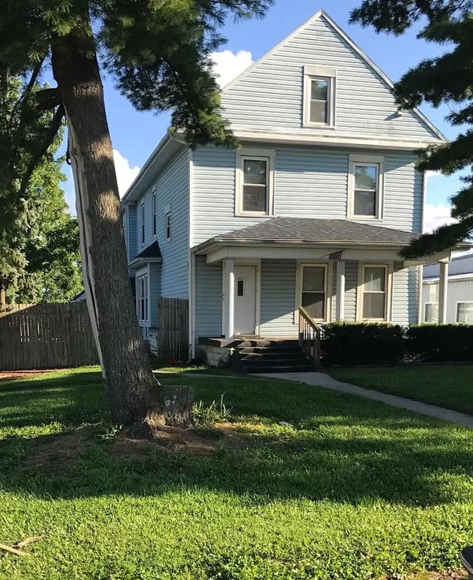 Coming Soon: 9011 W Jackson St! 3 Bedroom 1 Bath! Pet Friendly! Yorktown School District – photo 1 of 21