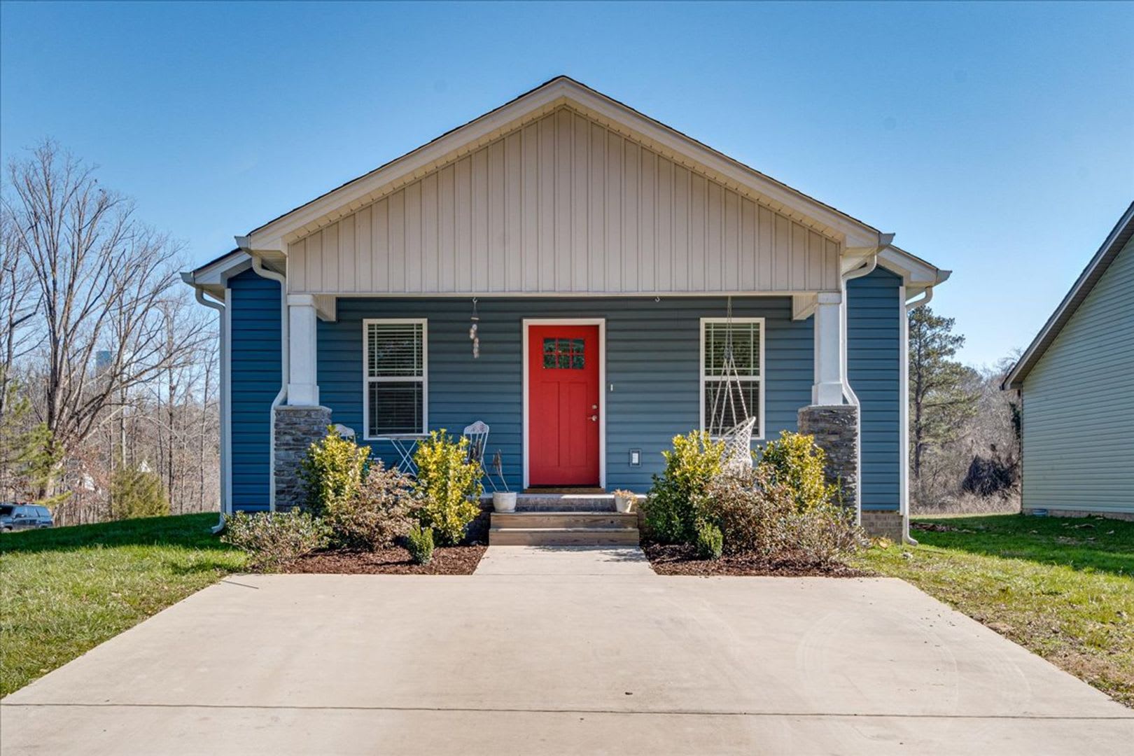 500 Off First Month Beautiful 3 Bedroom Home On A Corner Lot With Modern Upgrades – photo 1