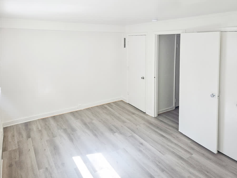 2524 Noel St – photo 1 of 10