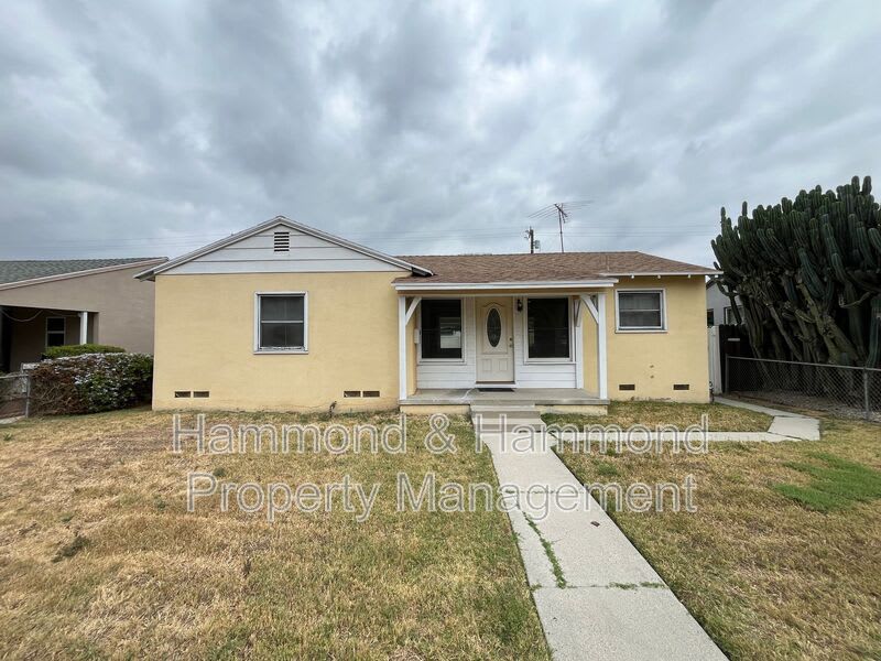 18003 Saticoy St. – photo 1