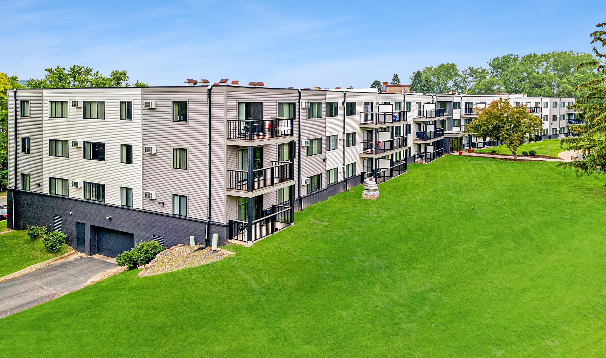 Palisades – photo 1 of 34
