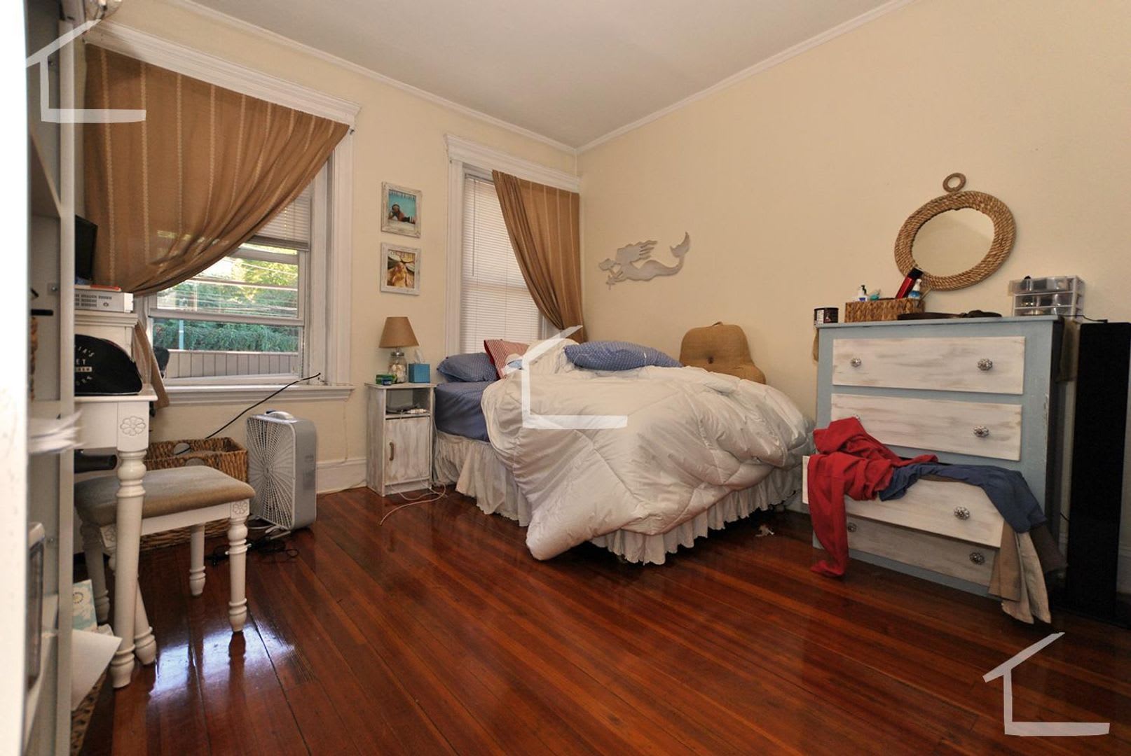 Huge 4 Bed In Cleveland Circle – photo 1