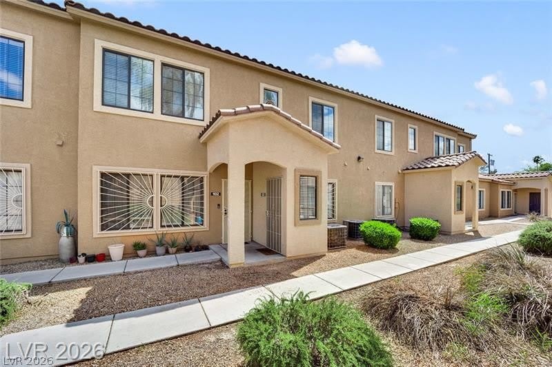 2111 Hussium Hills Street – photo 1