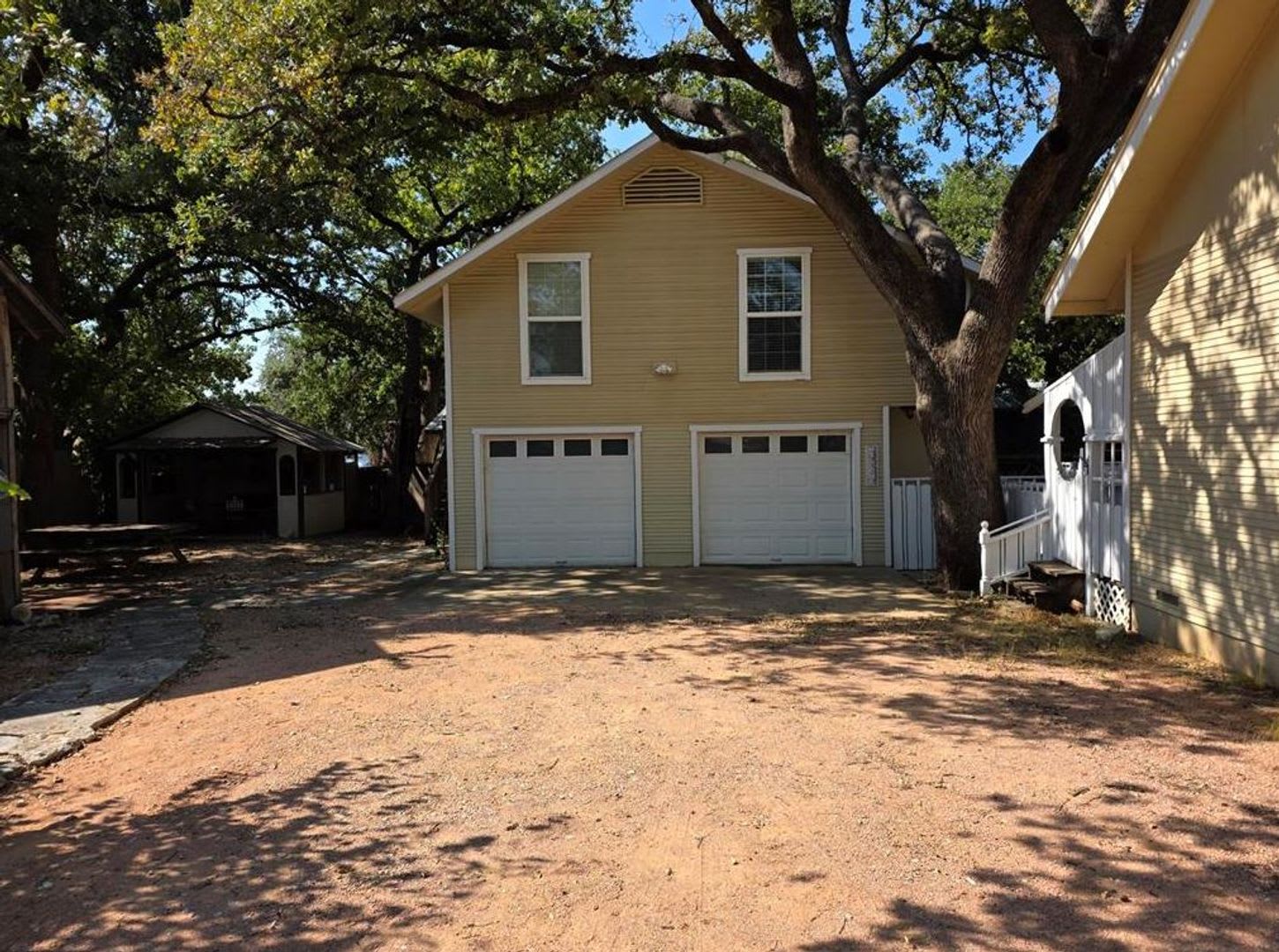 FOR LEASE!! – photo 1 of 11