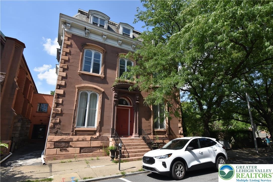 217 Spring Garden Street – photo 1