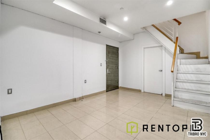 753 Lexington Avenue – photo 1