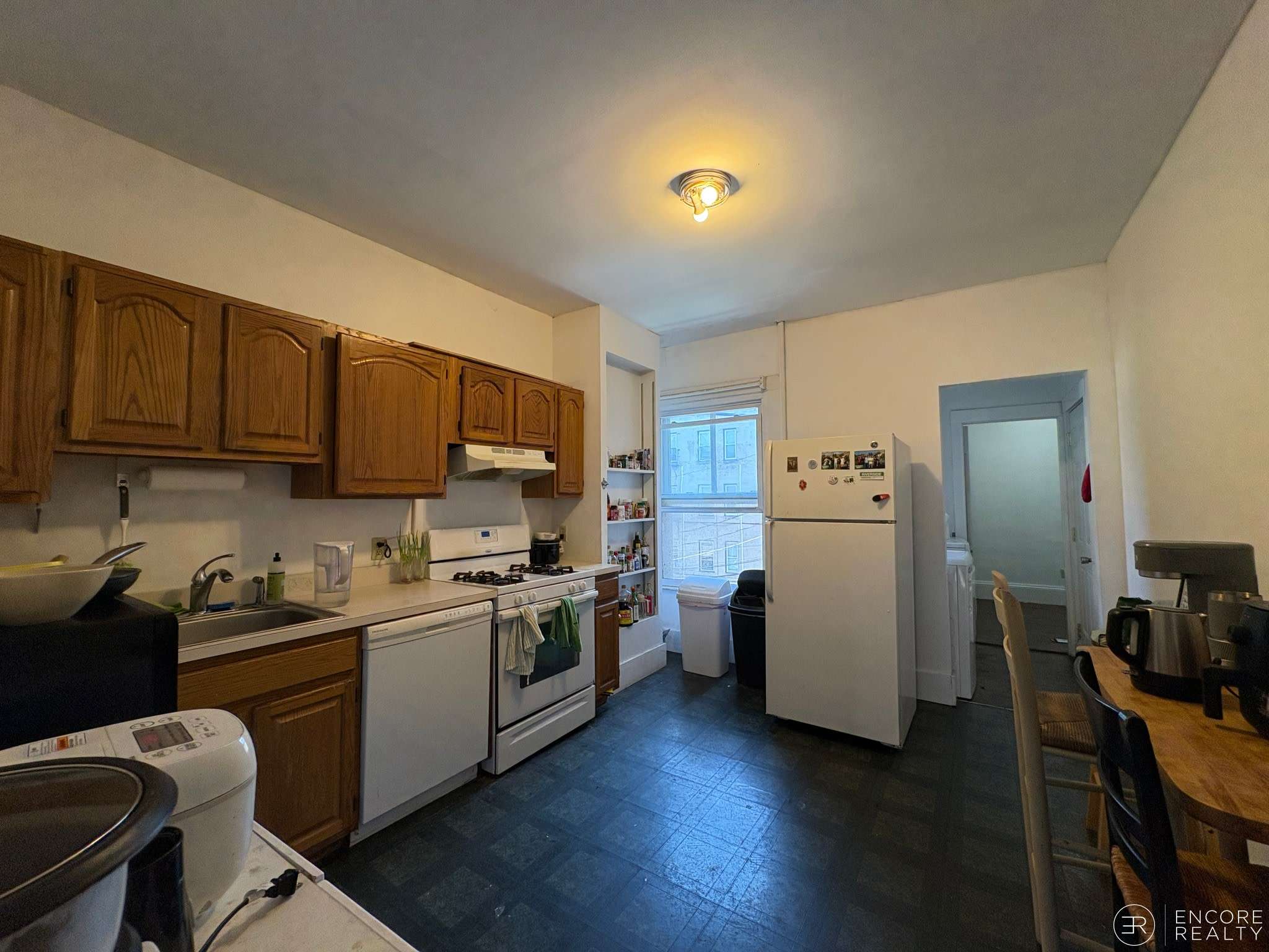 39 Strathmore Rd – photo 1