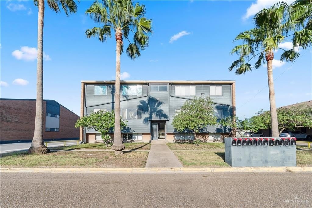 201 Montevideo Avenue – photo 1