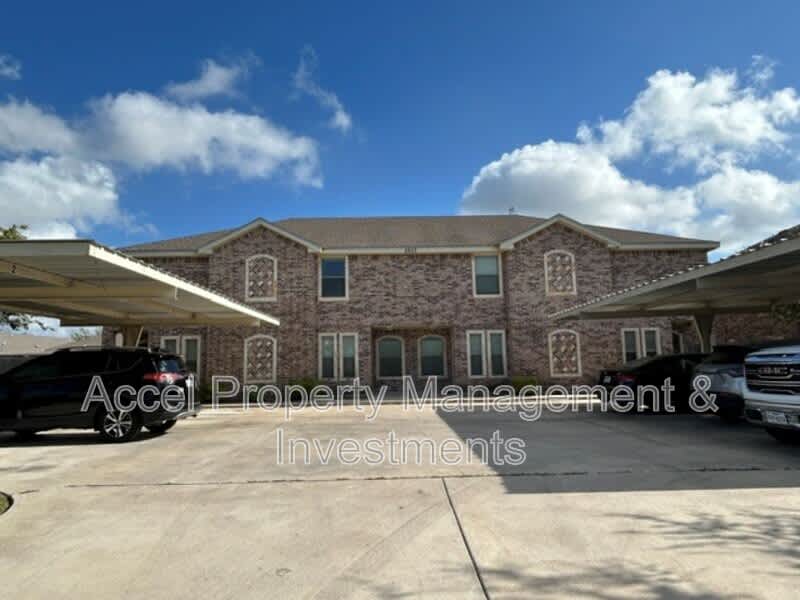 2603 E. Eisenhower – photo 1 of 22