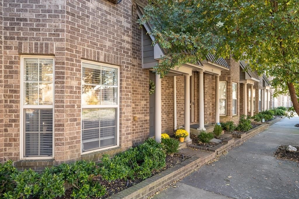 89 W CAROLINA Ave – photo 1