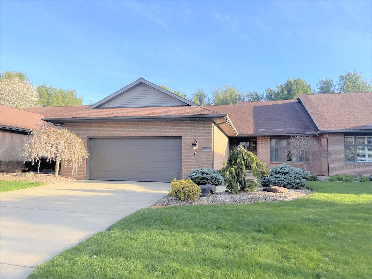 3725 Mercedes Place Canfield Ohio – photo 1 of 26