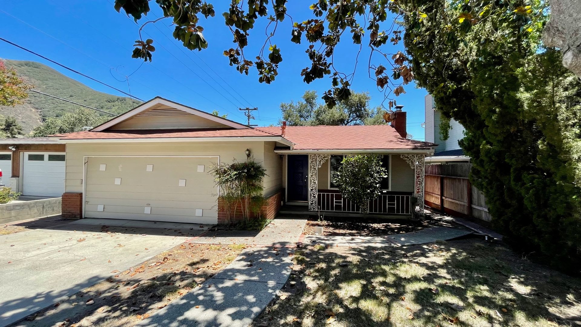 Walk to Campus from this 3-Bedroom in Monterey Heights – photo 1