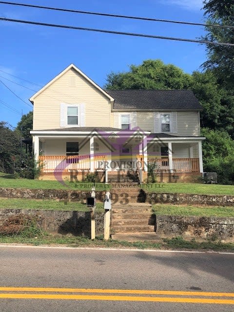 723 Highland Ave NW – photo 1 of 20
