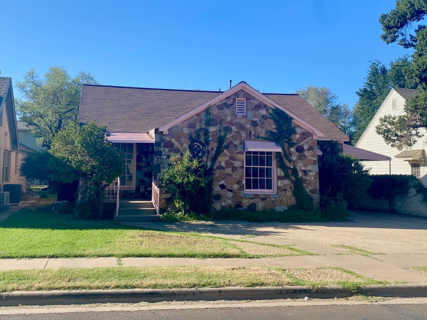 August Move in – photo 1