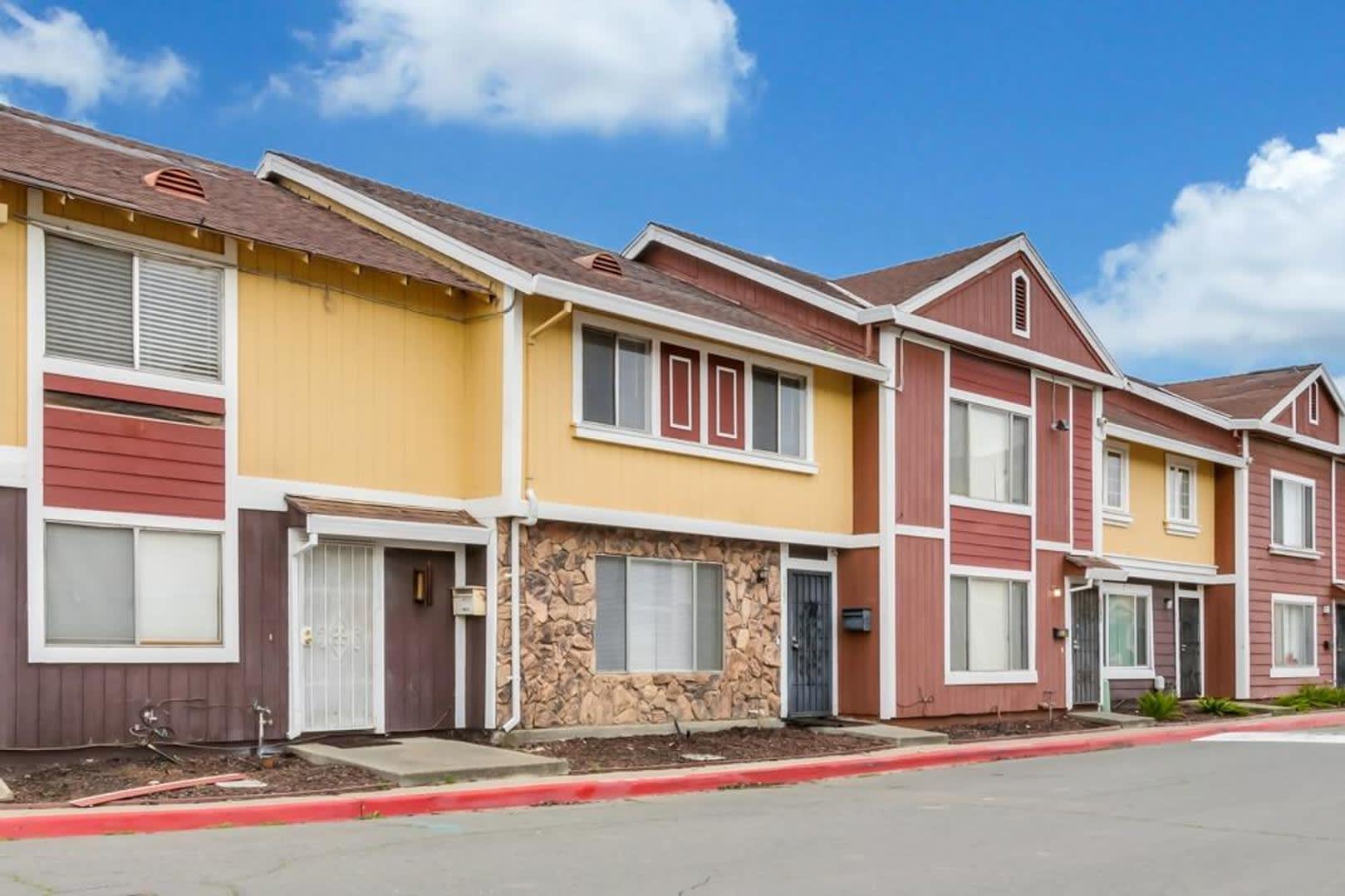 Updated 3 Bed 1.5 Bath Townhome – photo 1