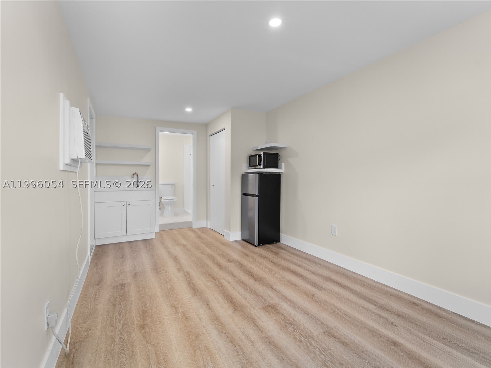 7401 SW 38th St – photo 1 of 10