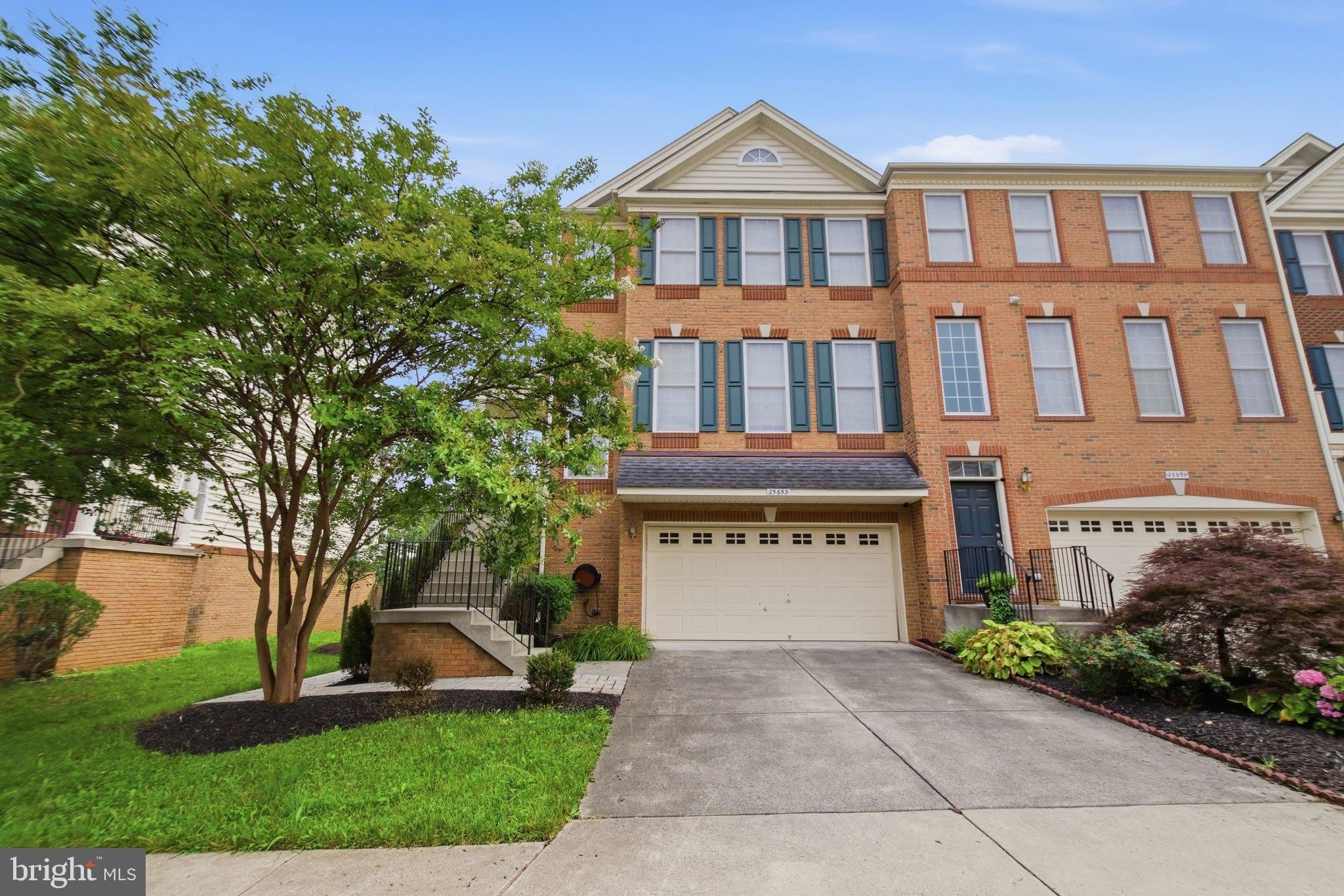 25653 AMERICA Square – photo 1 of 42