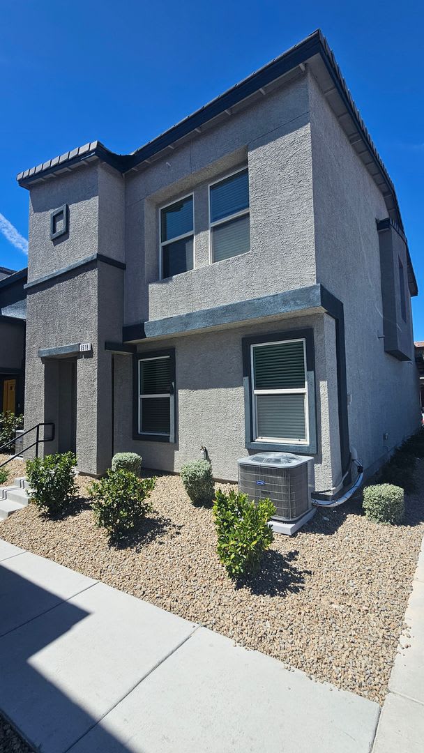 Rent Ready!! 3 bedroom 2.5 bath 2 car – photo 1