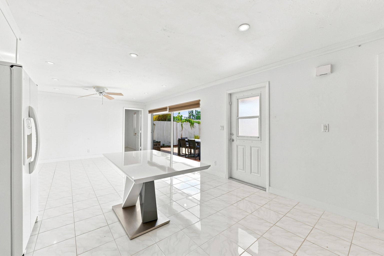 126 West Ct – photo 1 of 20