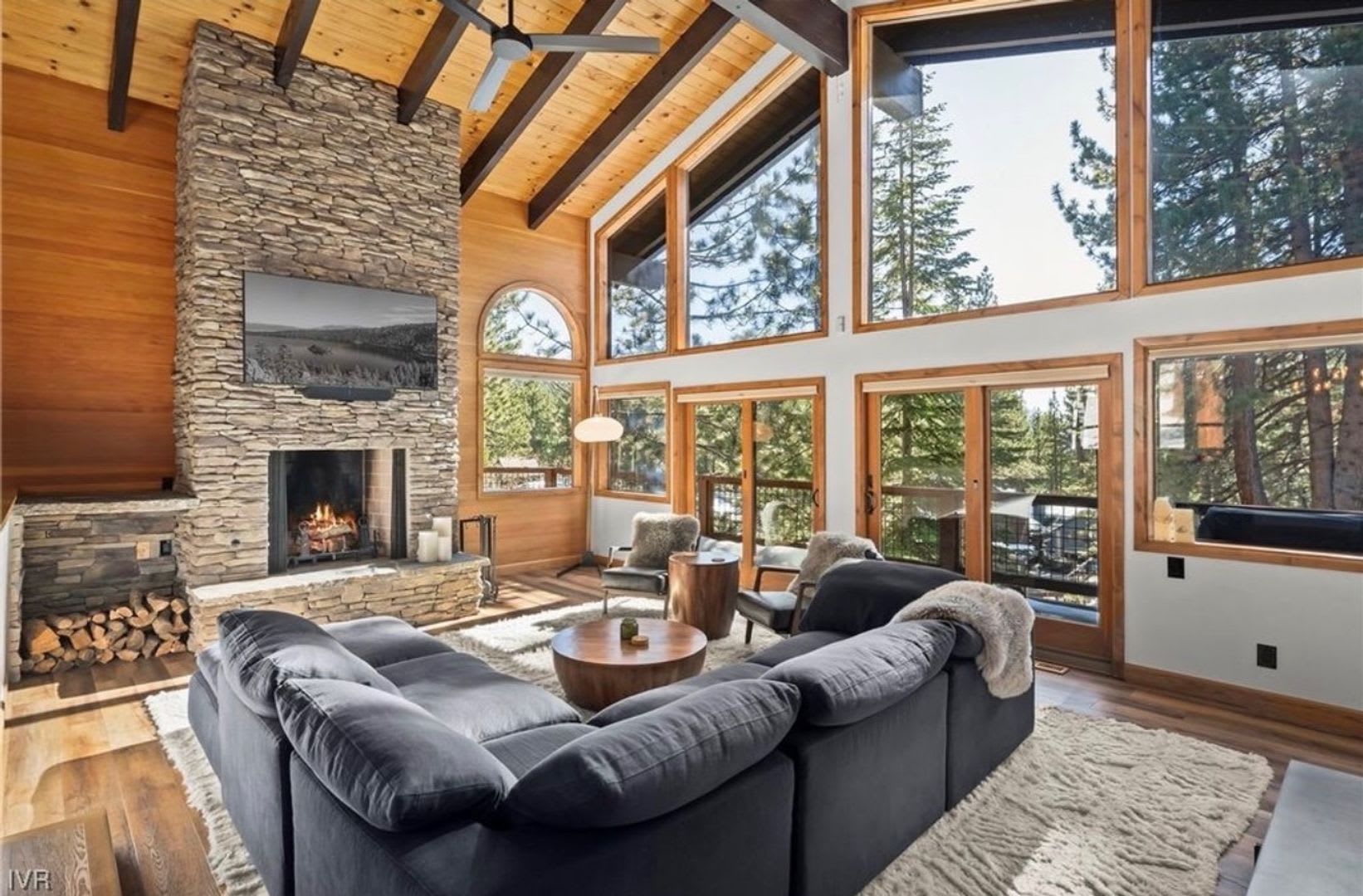 Mountain Modern Retreat- Seasonal Availability – photo 1