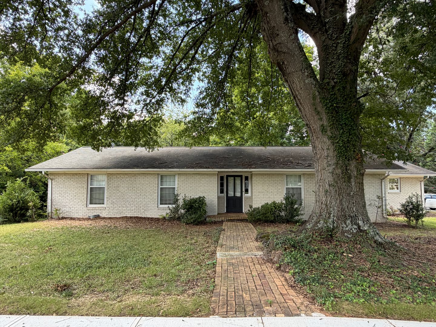 3Br Home With Sunroom Carport – photo 1 of 43