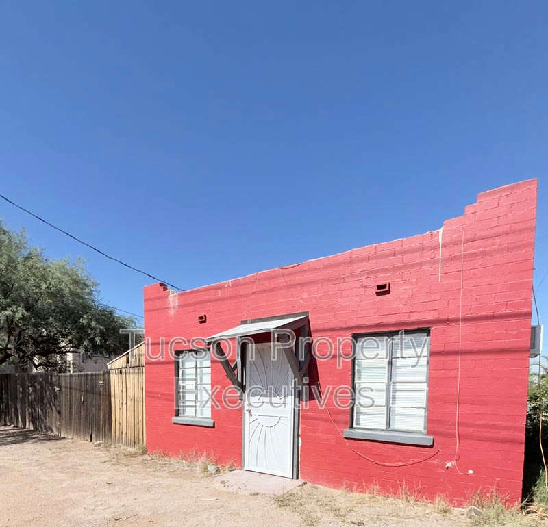 130 East Delano Street – photo 1