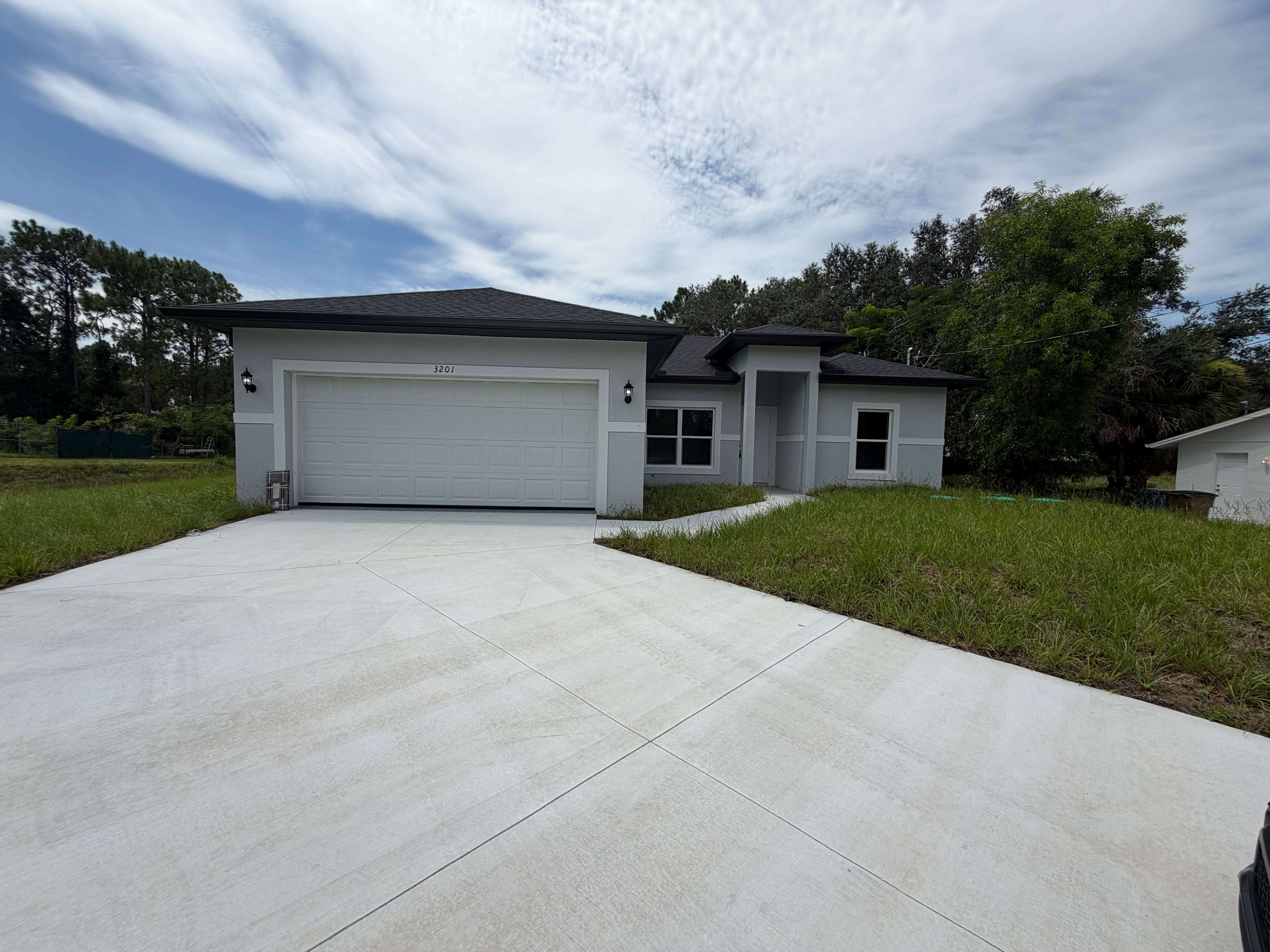 3201 28th St Sw – photo 1