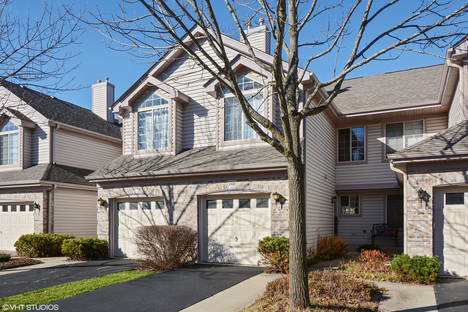 Gorgeous 2 Bedroom Townhome Available In Palatine – photo 1 of 48