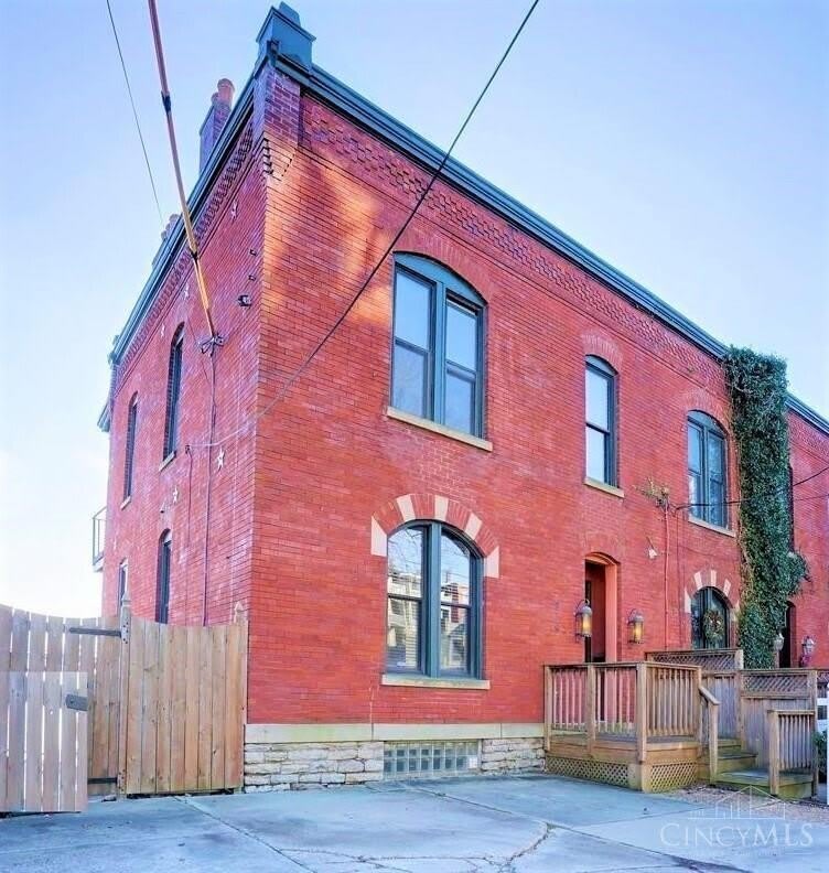 923 Riverview Place – photo 1