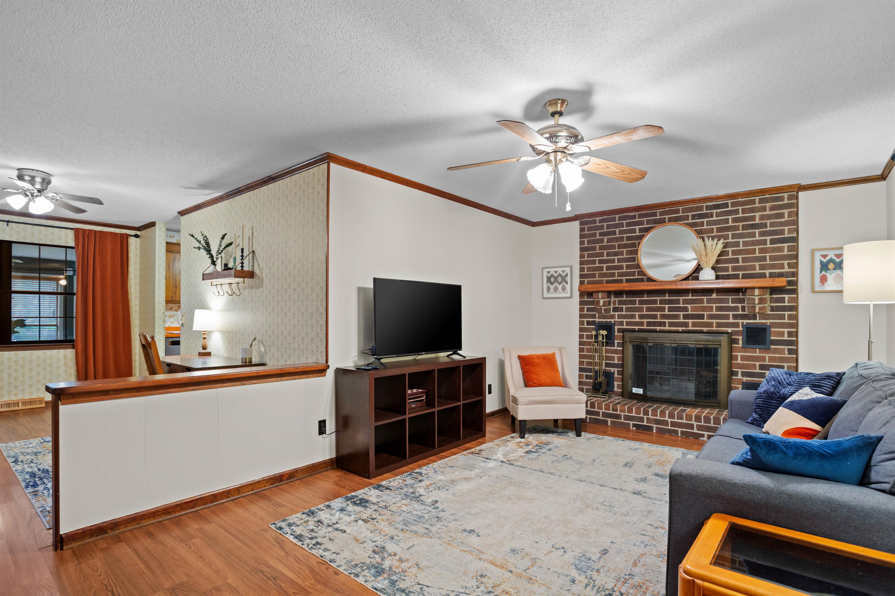 708 East Butternut Road – photo 1 of 212