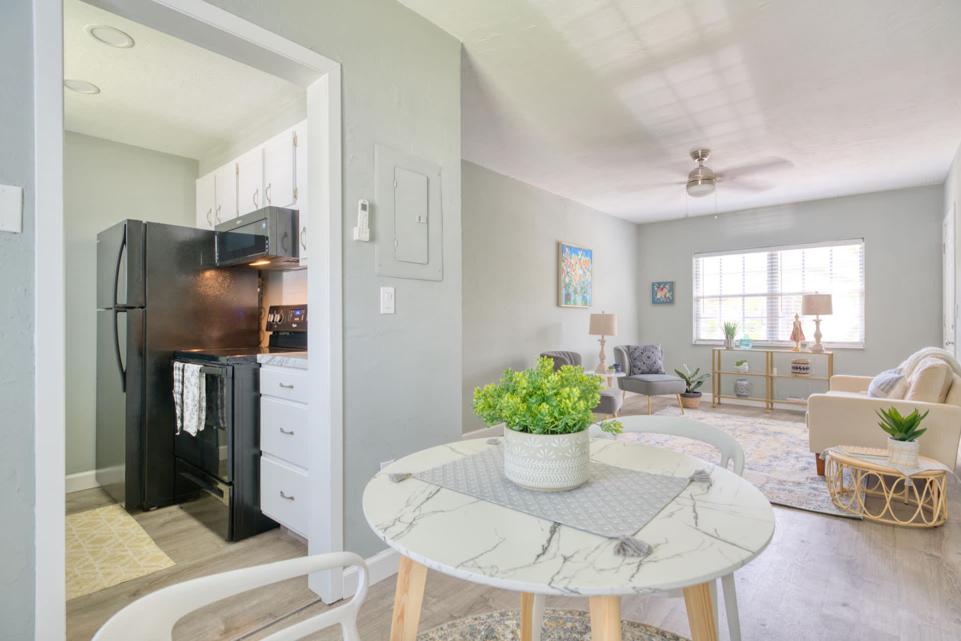 Great Oaks Apartments – photo 1 of 11