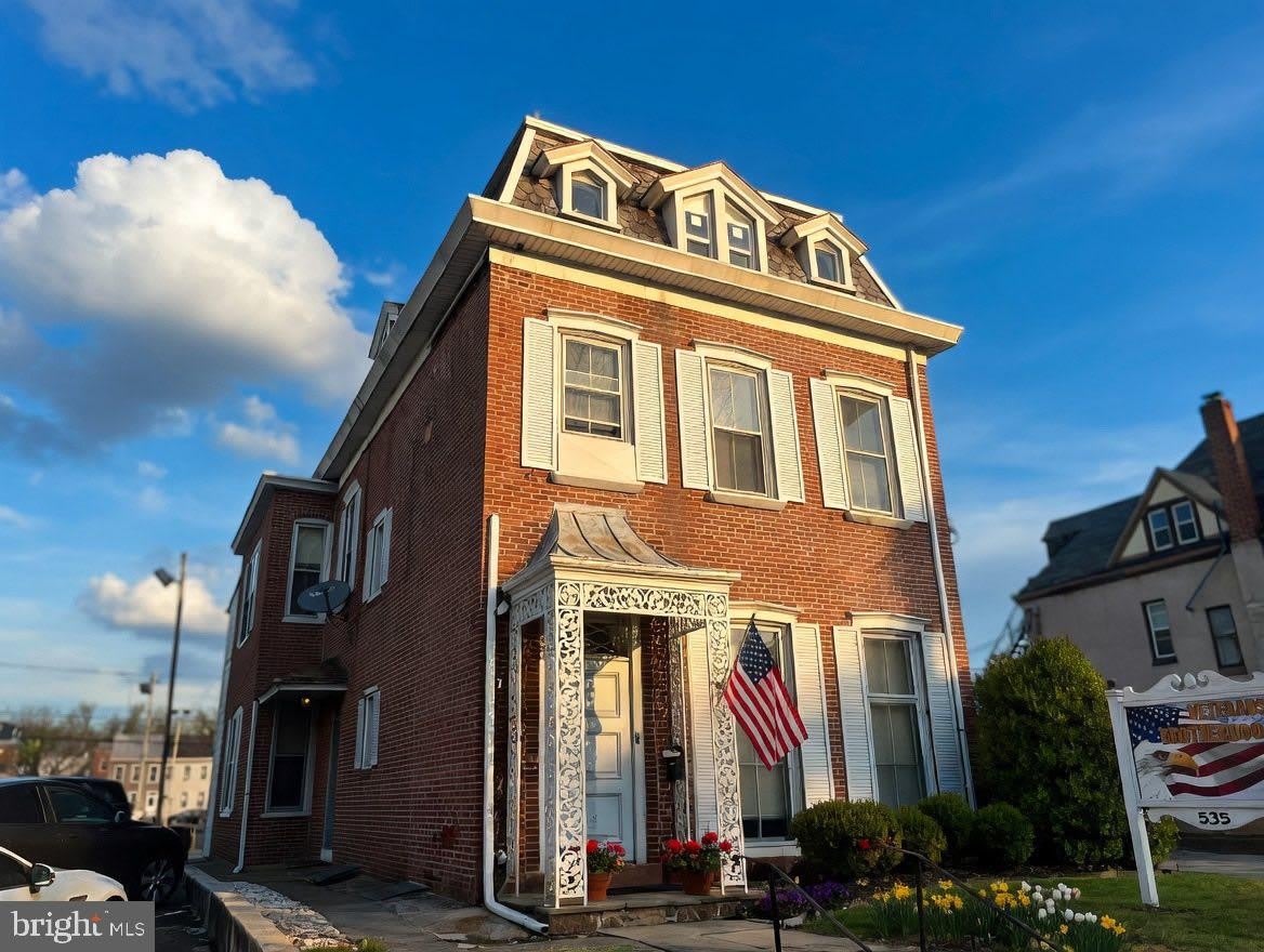 535 E HIGH Street – photo 1