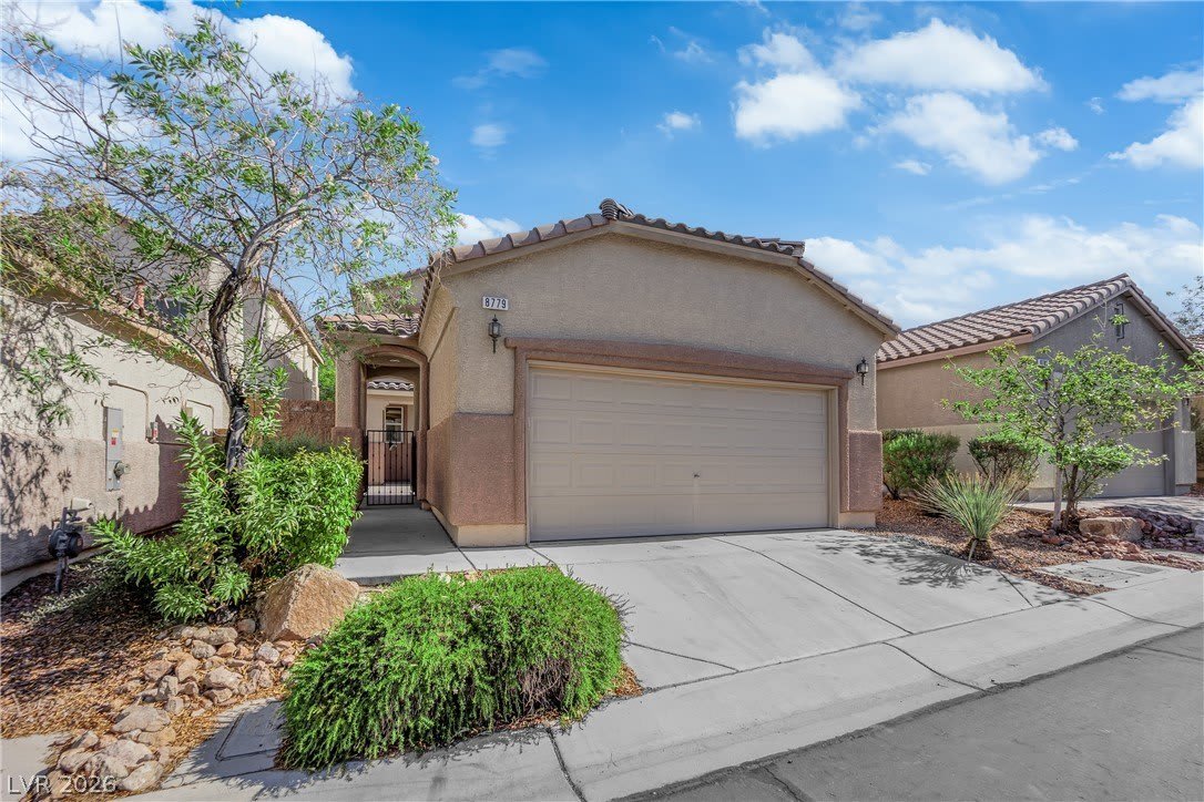 8779 Salvestrin Point Avenue – photo 1 of 275