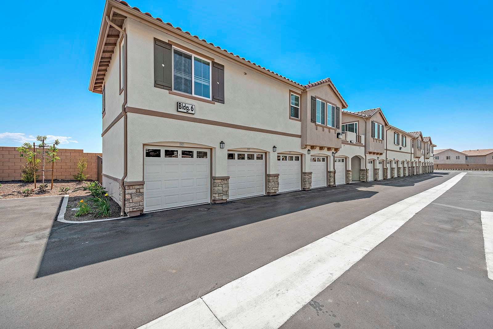 Levante Apartments Homes – photo 1