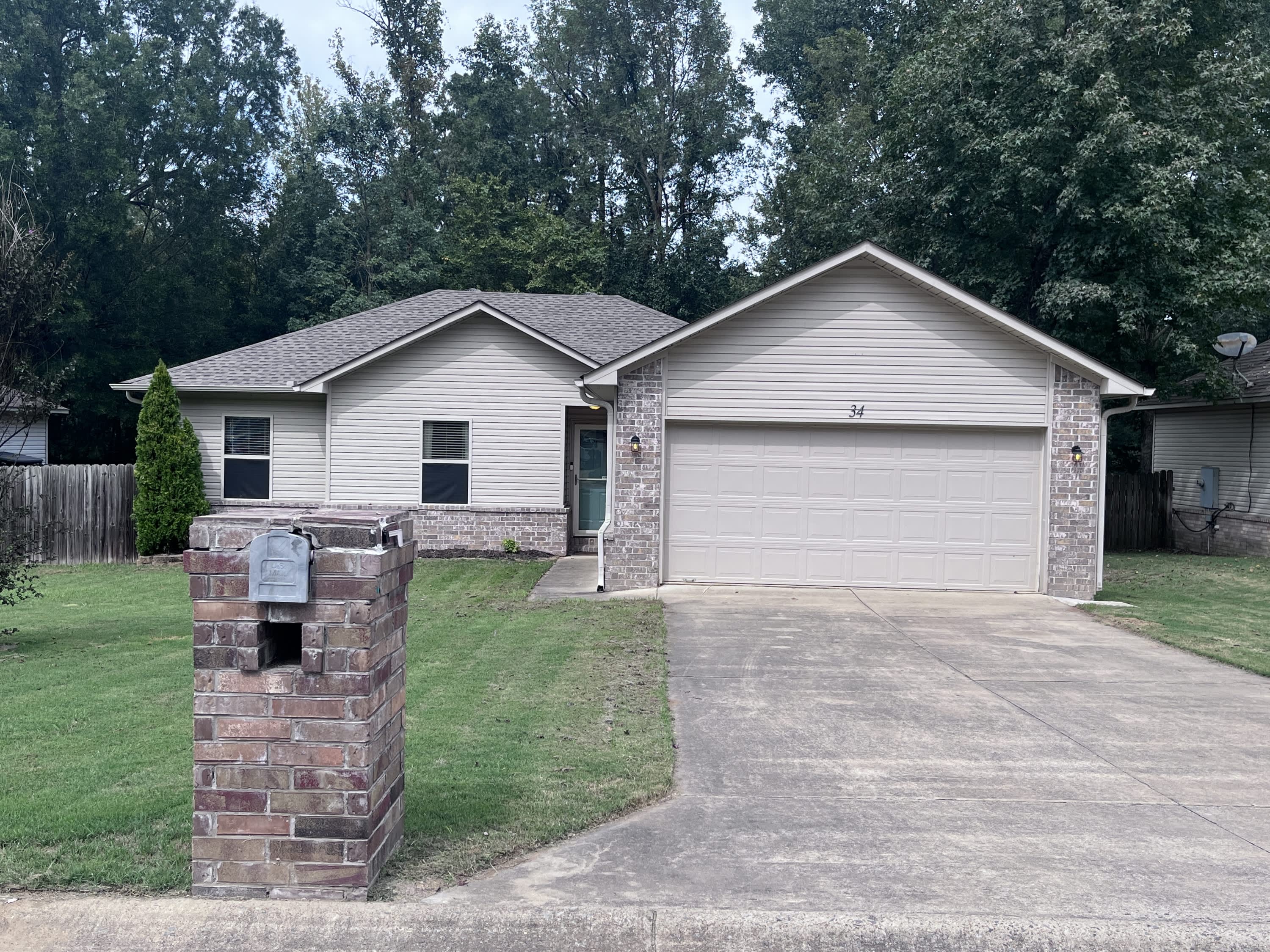 34 Shamsie Drive – photo 1 of 31