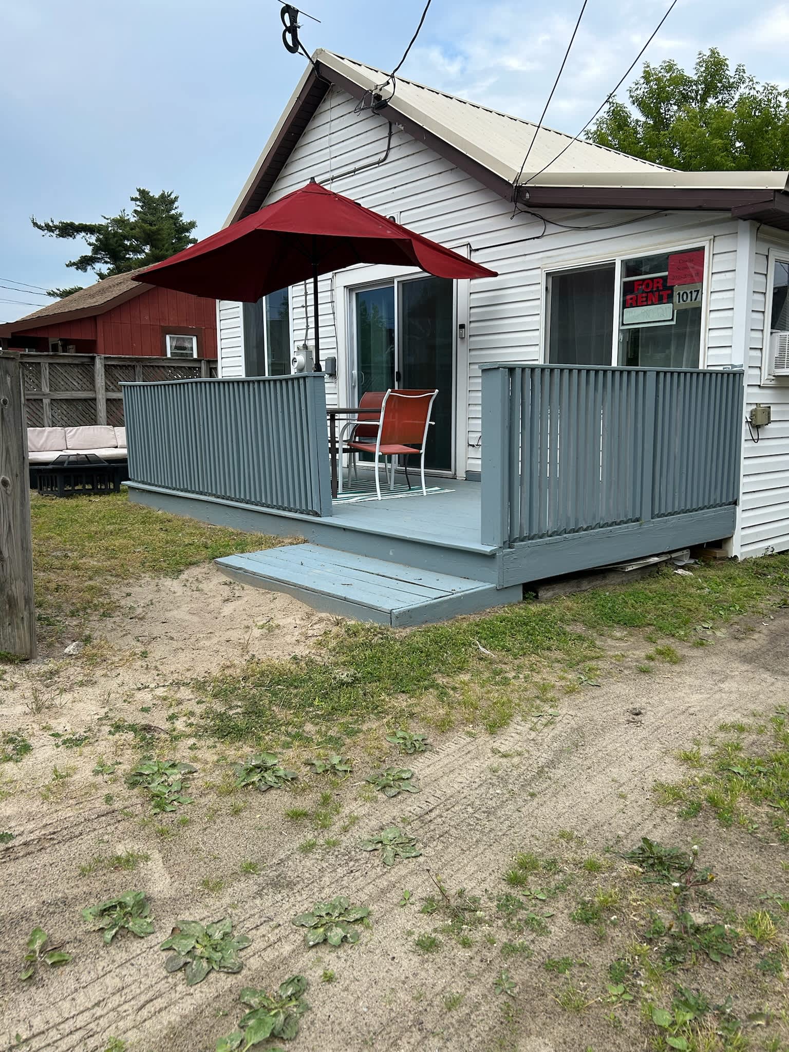 1017 S Shore Dr – photo 1 of 7