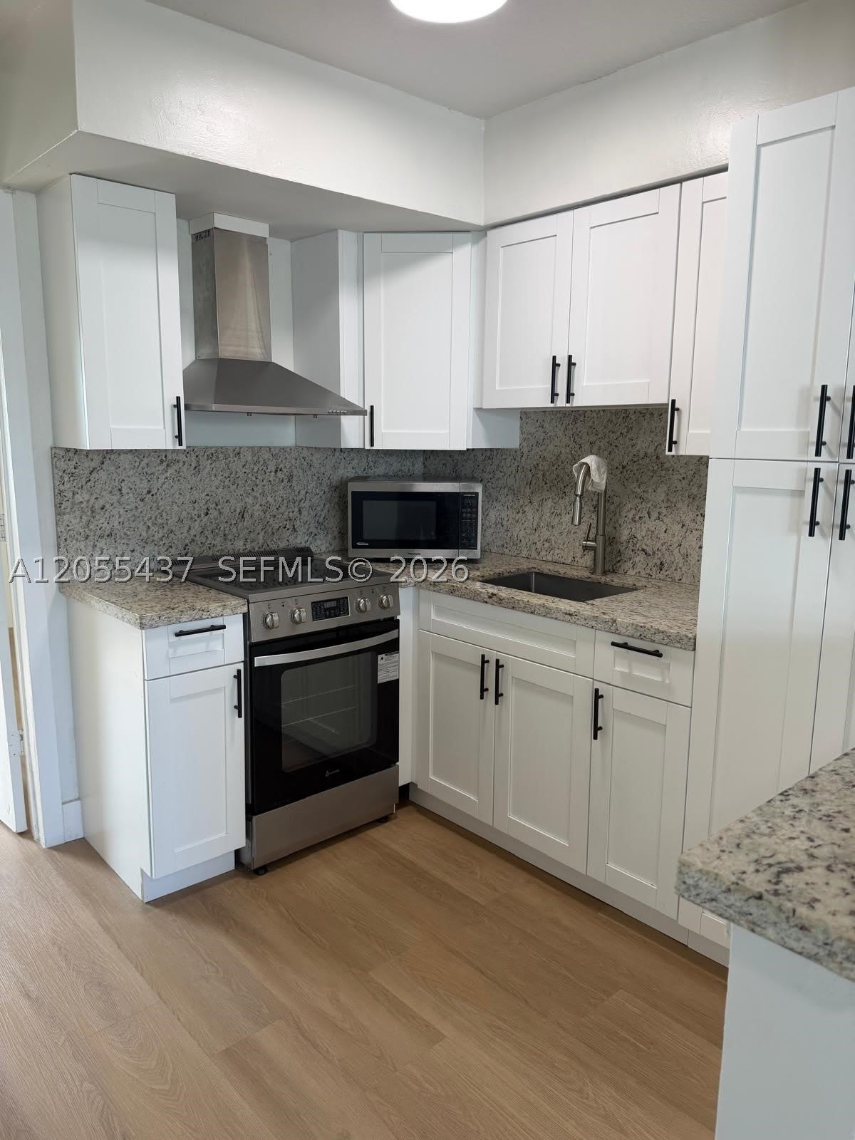 101 SE 4th Ave – photo 1