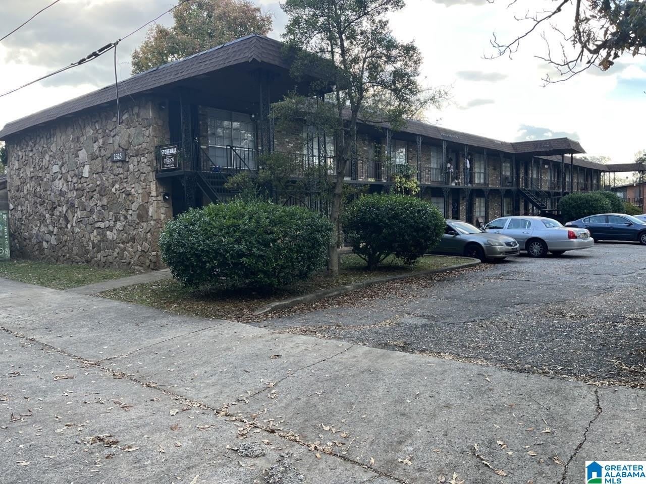 2325 S 10TH COURT – photo 1