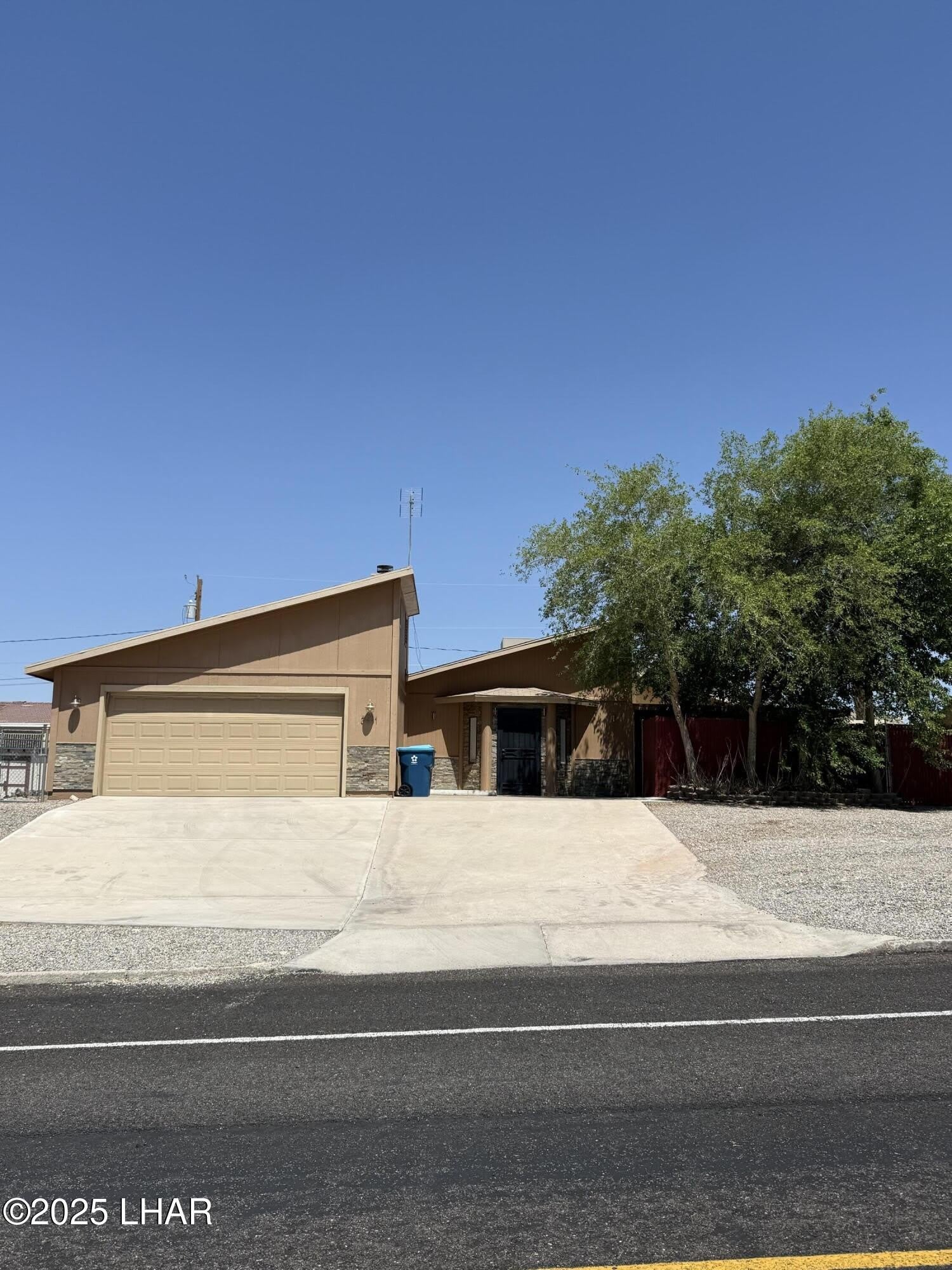 3231 Daytona Ave – photo 1