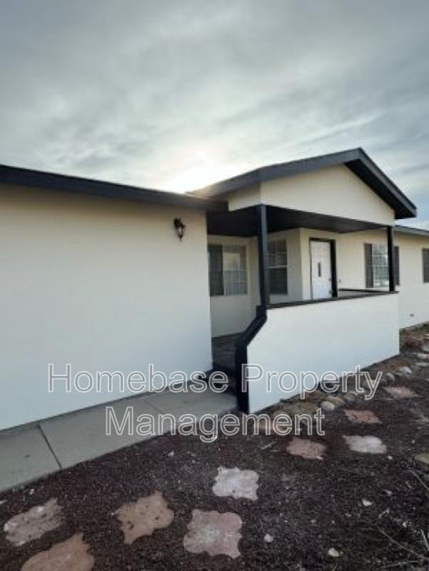 1901 Ranch Drive – photo 1 of 13