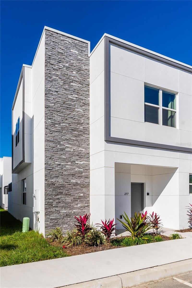 277 FAMAGUSTA Drive – photo 1 of 41