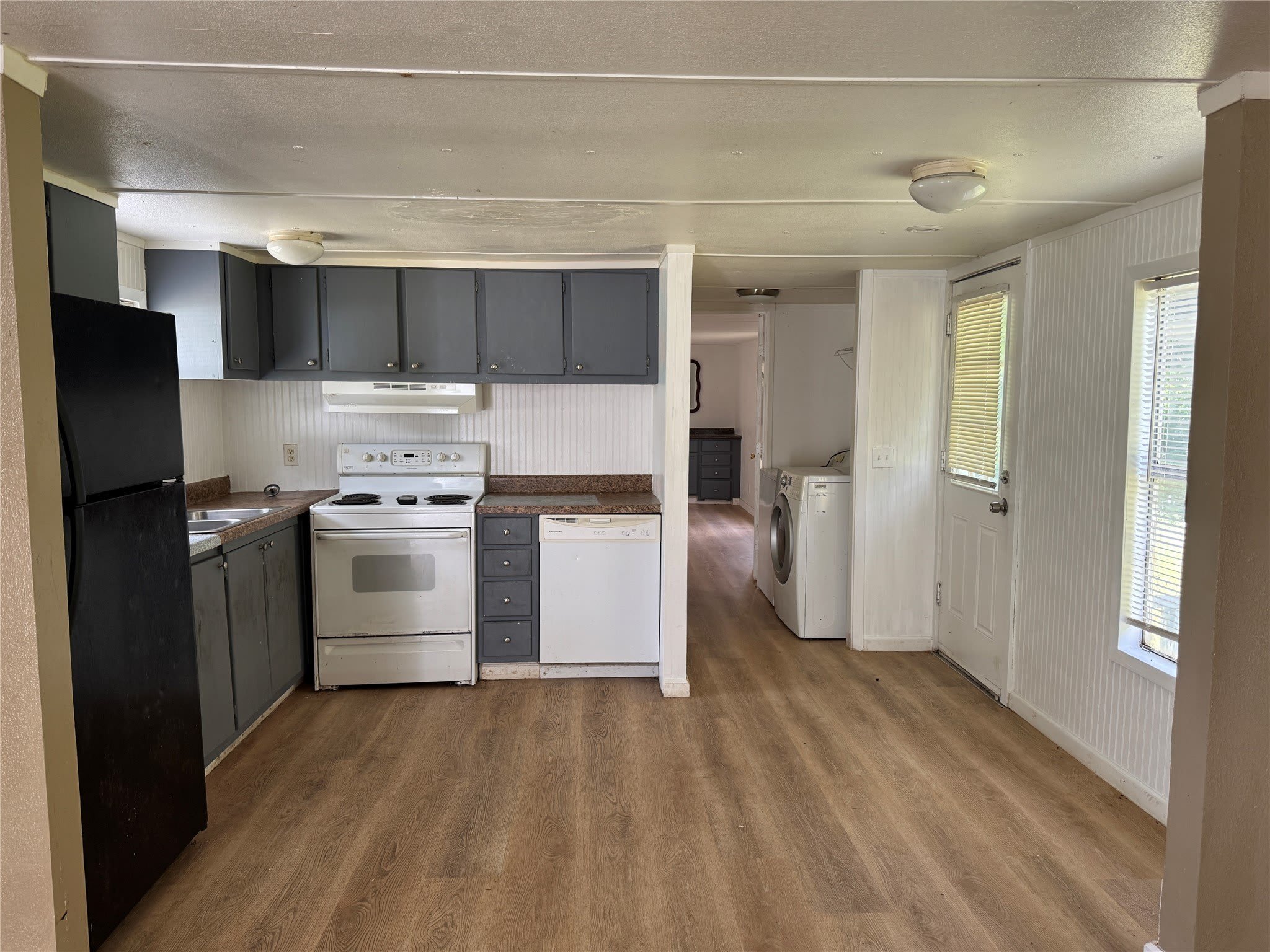 204 W Tarrant Street – photo 1 of 14