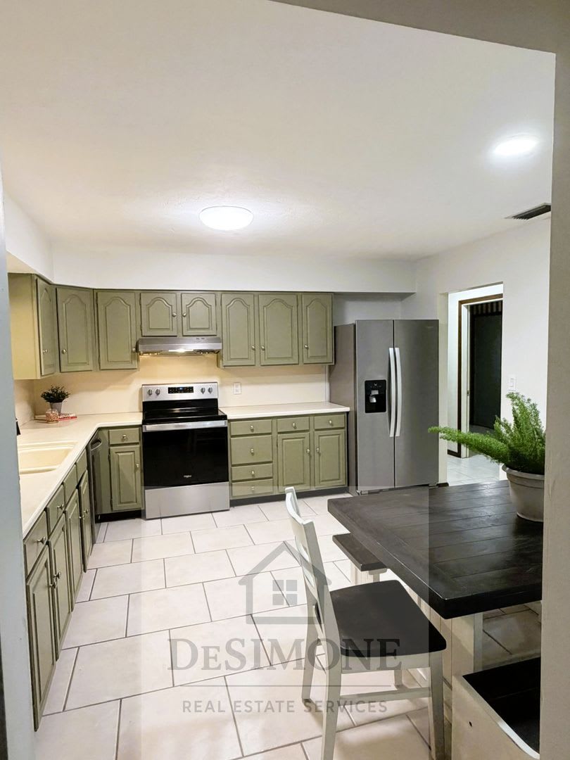 Charming 3BR Home in Country Oaks – Close to West Marion Hospital, Shopping, Dining & WEC – photo 1