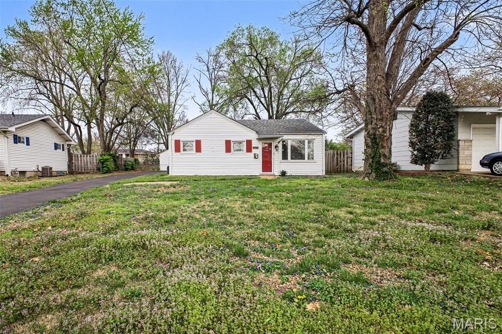 1725 Saint Catherine Street – photo 1 of 10