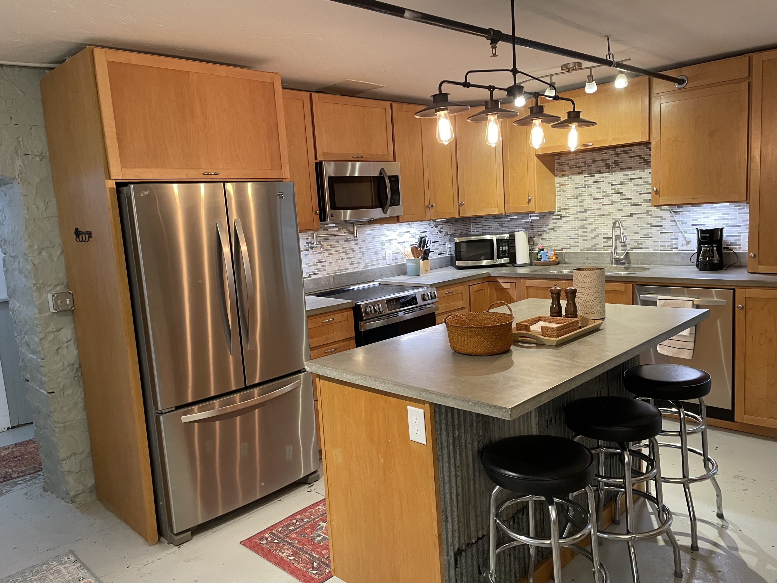 418 West Callender Street – photo 1 of 30