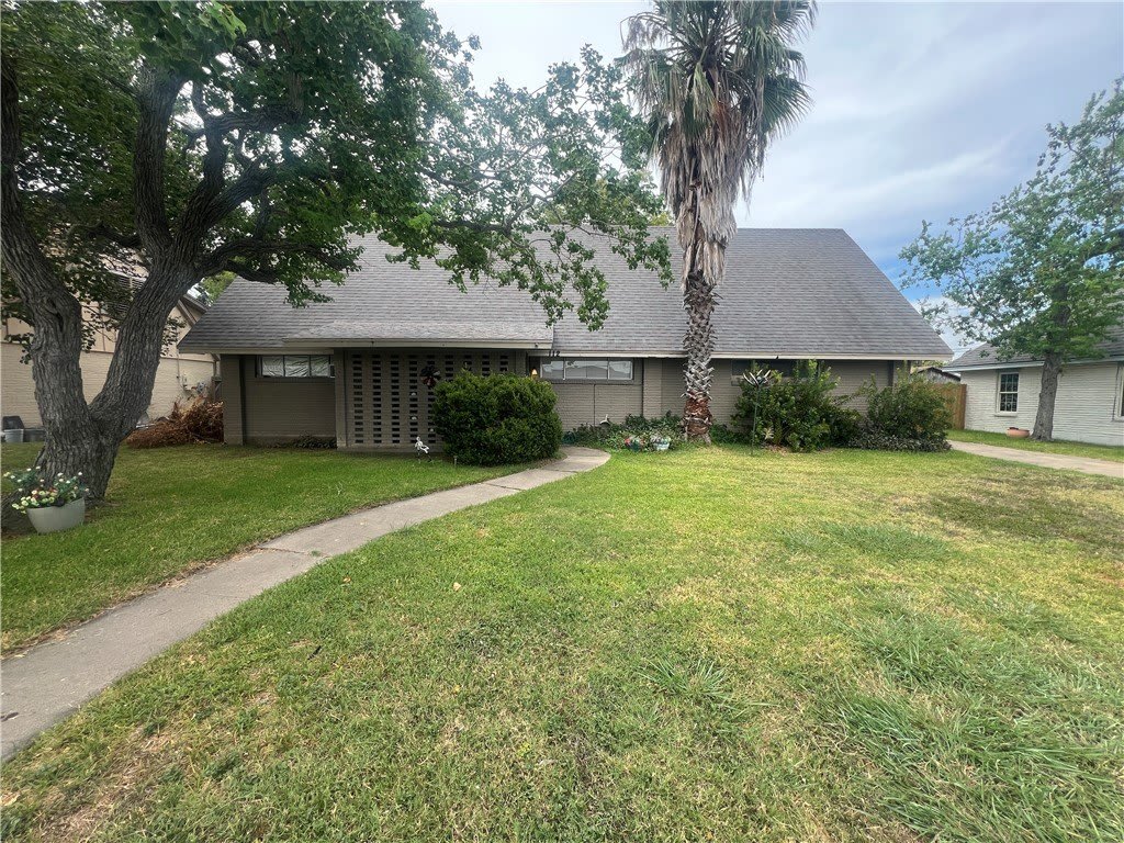 112 Driftwood Drive – photo 1 of 10